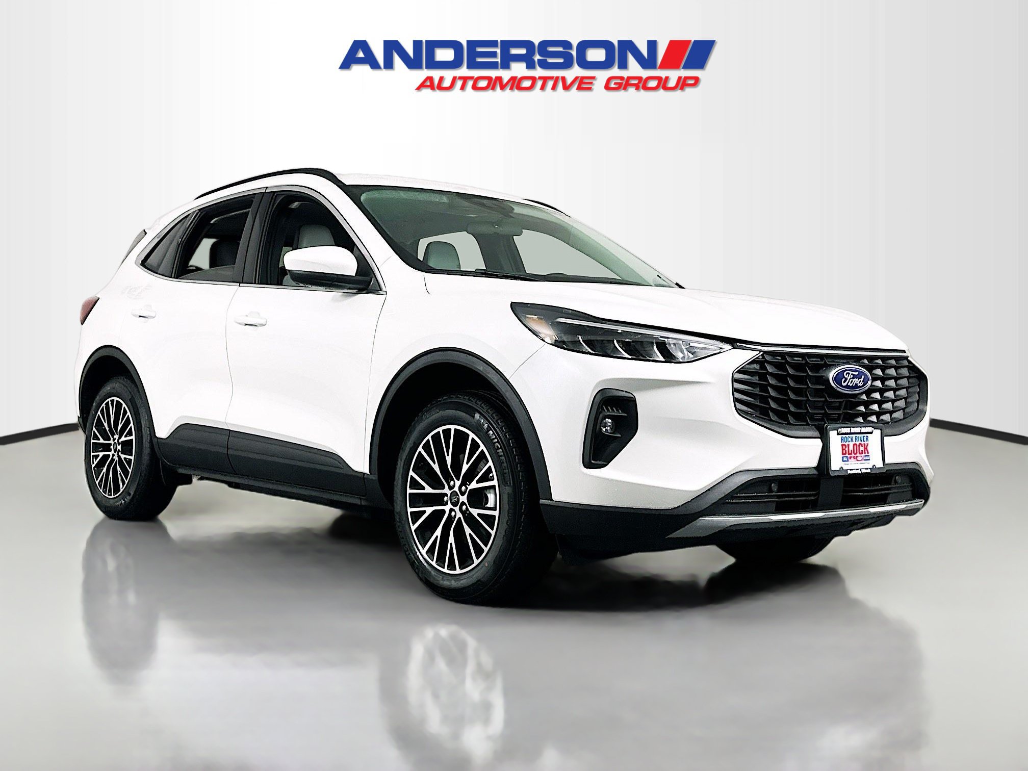 New 2025 Ford Escape SE w/ Class II Trailer Tow Package