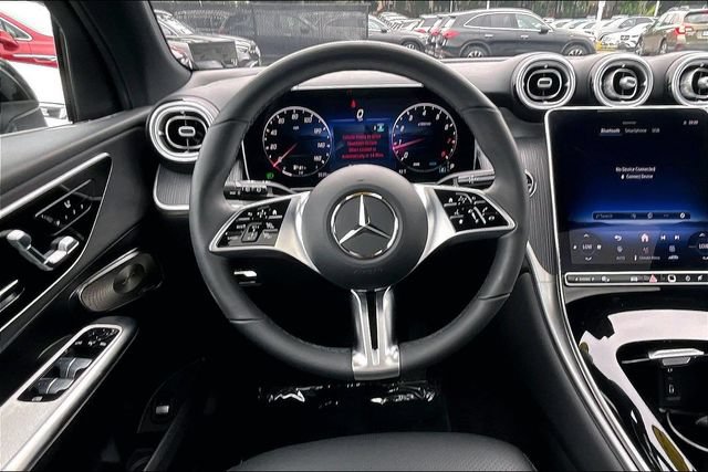 Used 2026 Mercedes-Benz GLC 300 4MATIC image 4