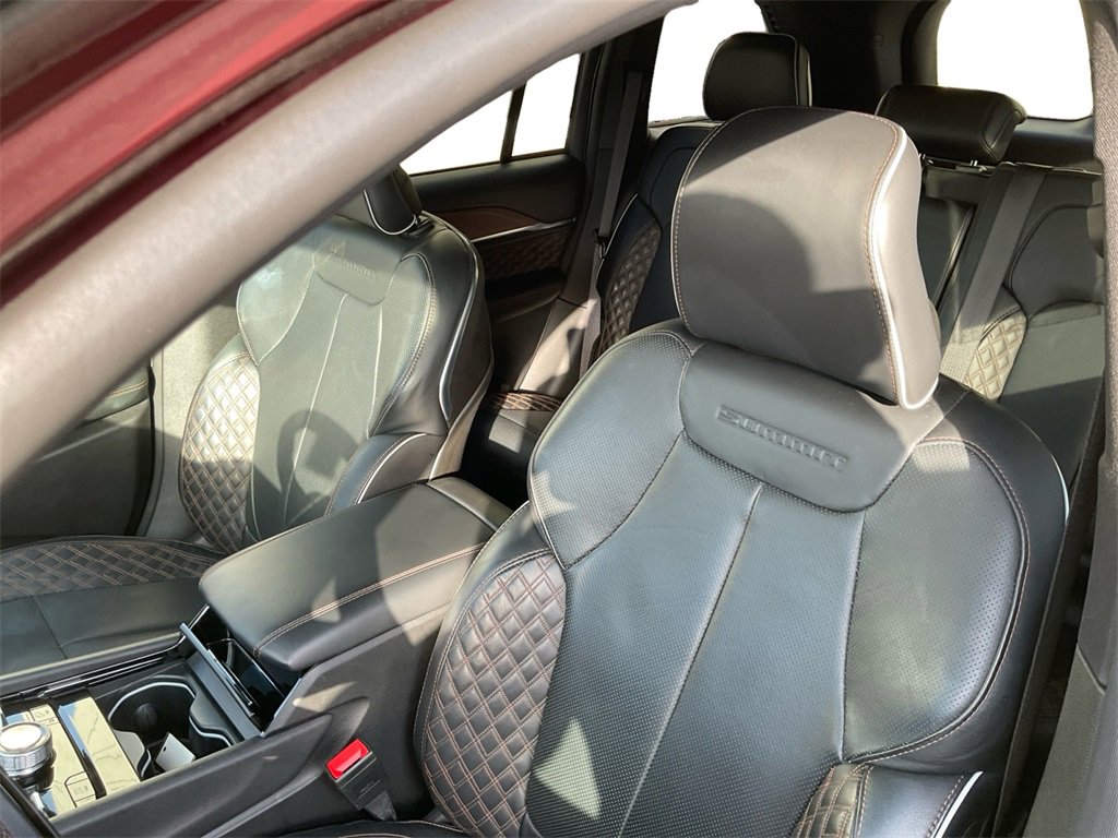 Used 2025 Jeep Grand Cherokee Summit image 28