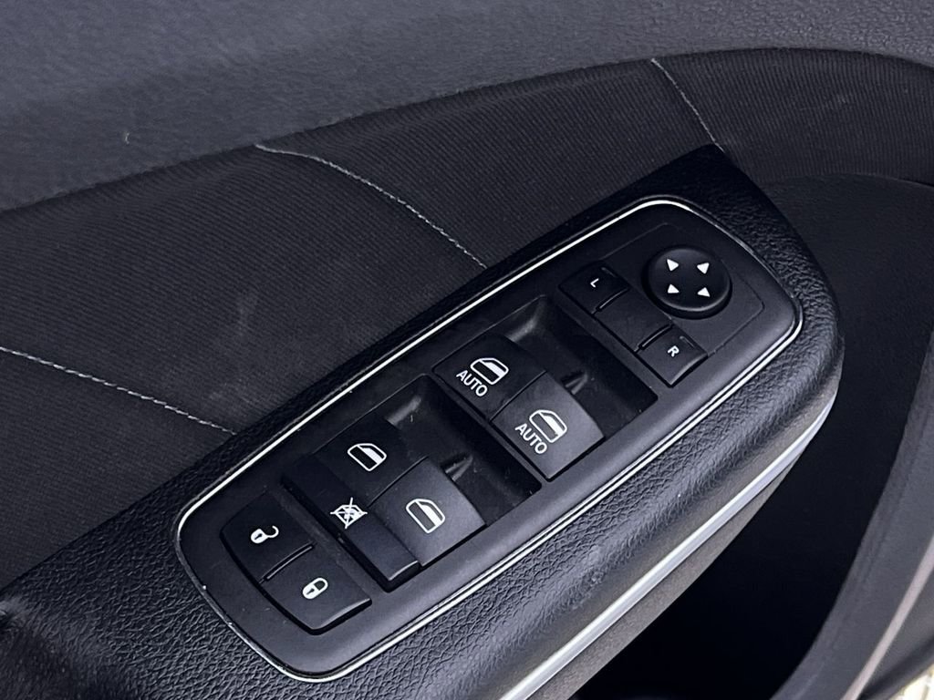 Used 2023 Dodge Charger SXT image 11
