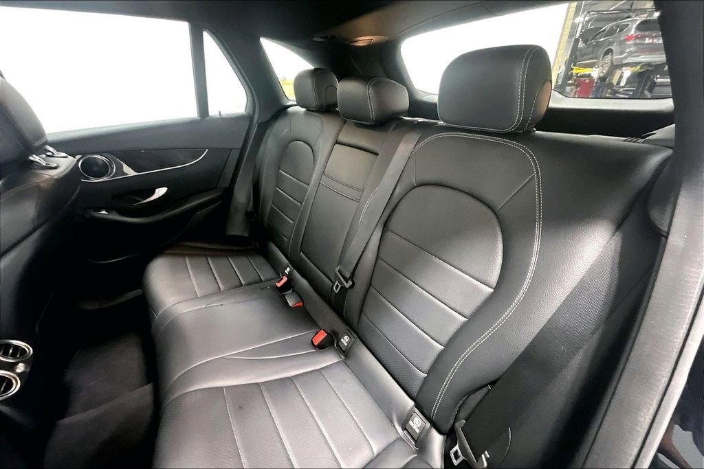Used 2021 Mercedes-Benz GLC 300 image 26