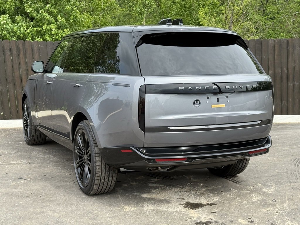 New 2025 Land Rover Range Rover Long Wheelbase SE image 3
