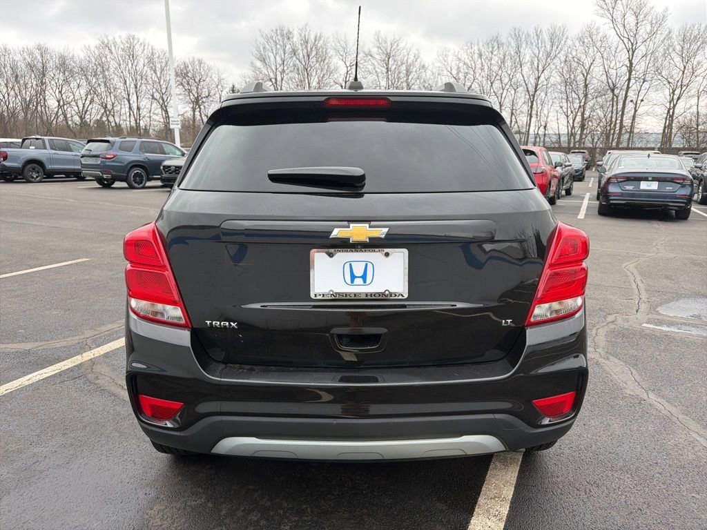 Used 2019 Chevrolet Trax LT w/ LT Convenience Package image 4