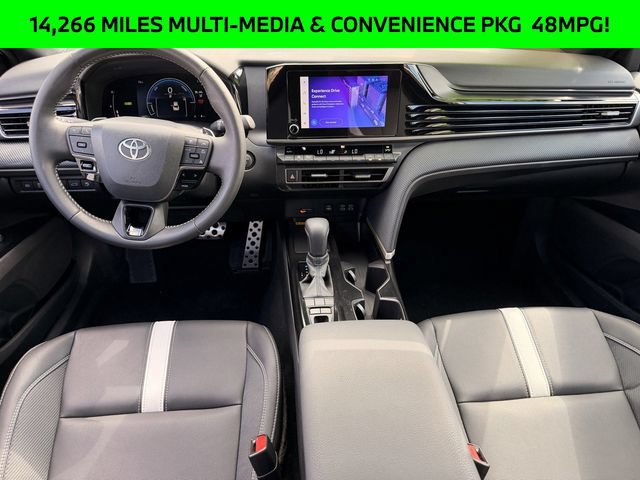 Used 2025 Toyota Camry SE FWD image 9