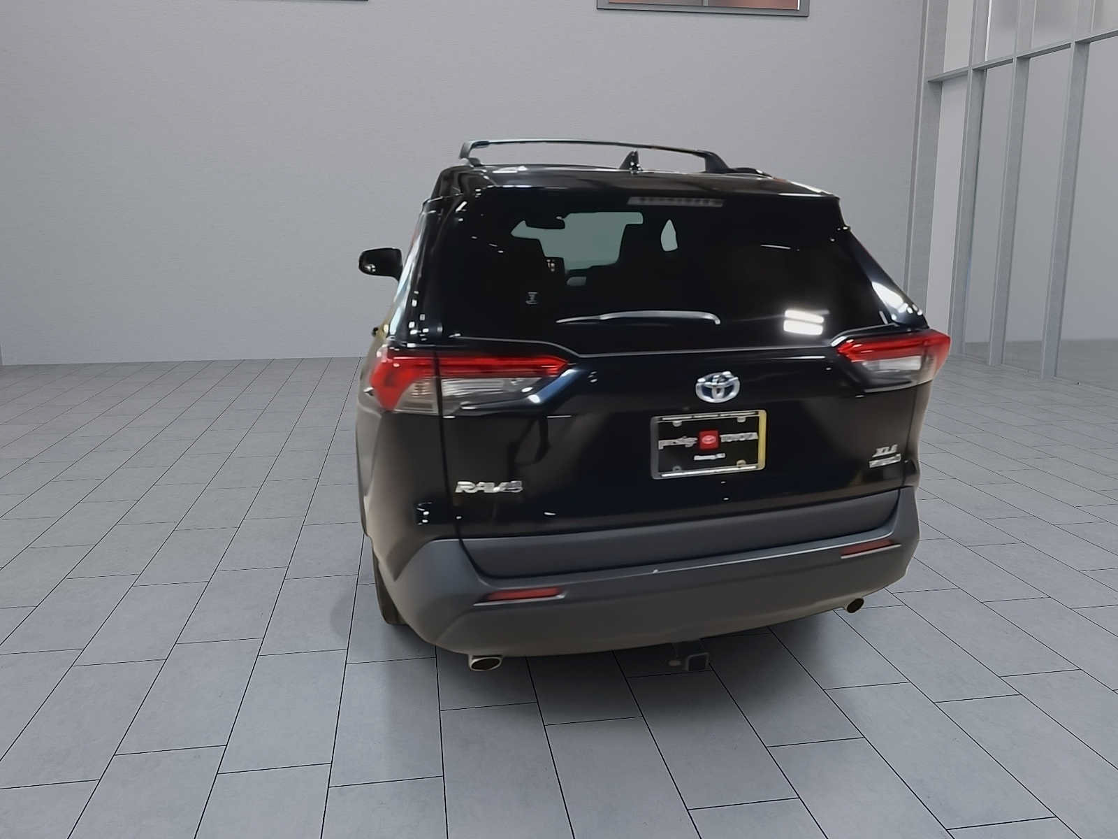 Used 2019 Toyota RAV4 XLE AWD/4WD image 7