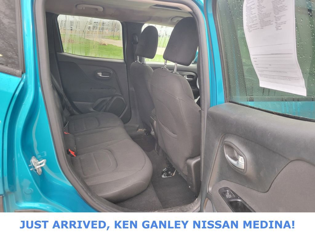 Used 2021 Jeep Renegade Latitude image 19