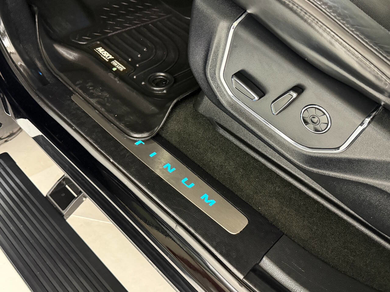 Used 2017 Ford F250 Platinum w/ FX4 Off-Road Package image 53