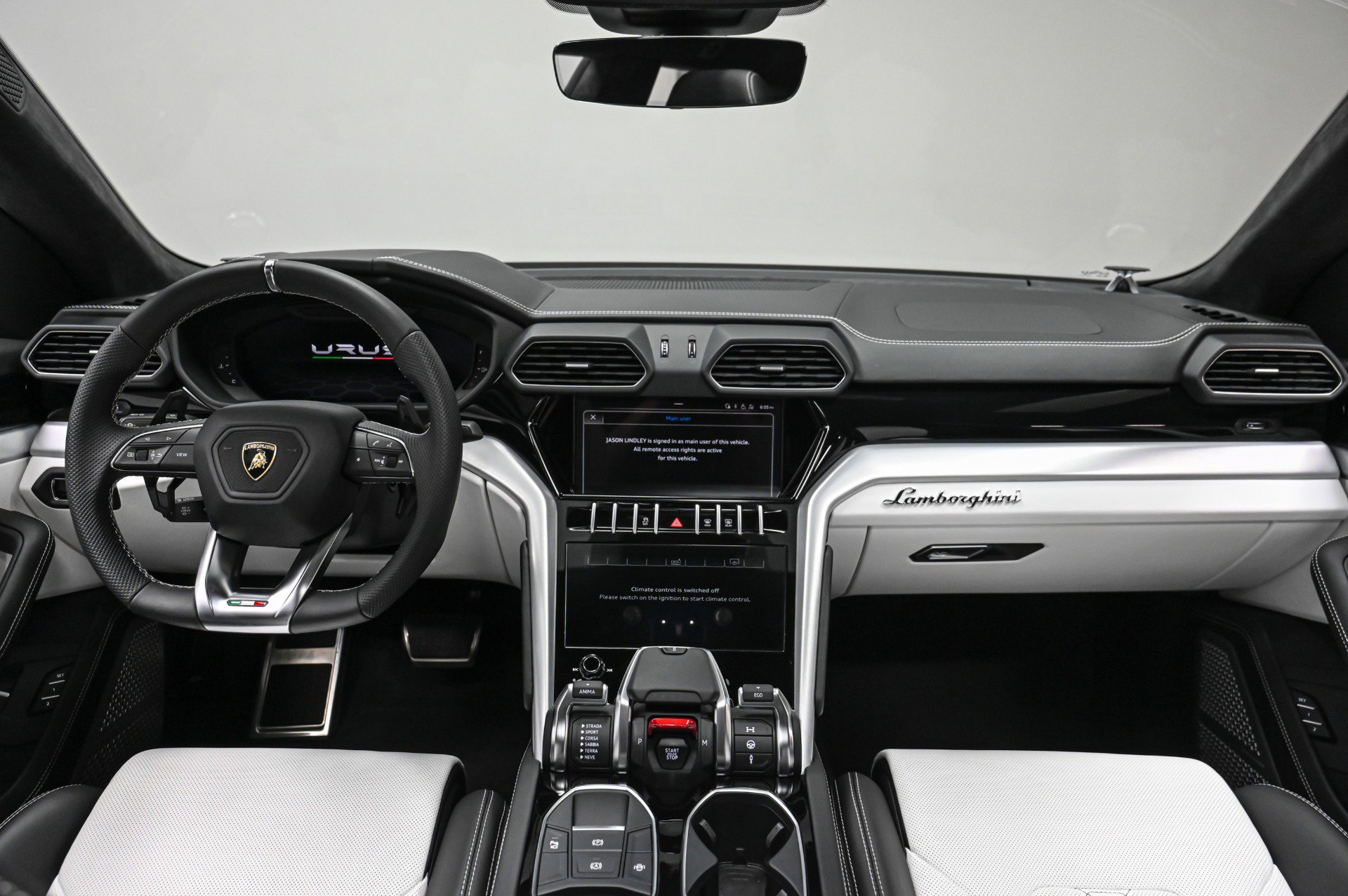 Used 2020 Lamborghini Urus image 7