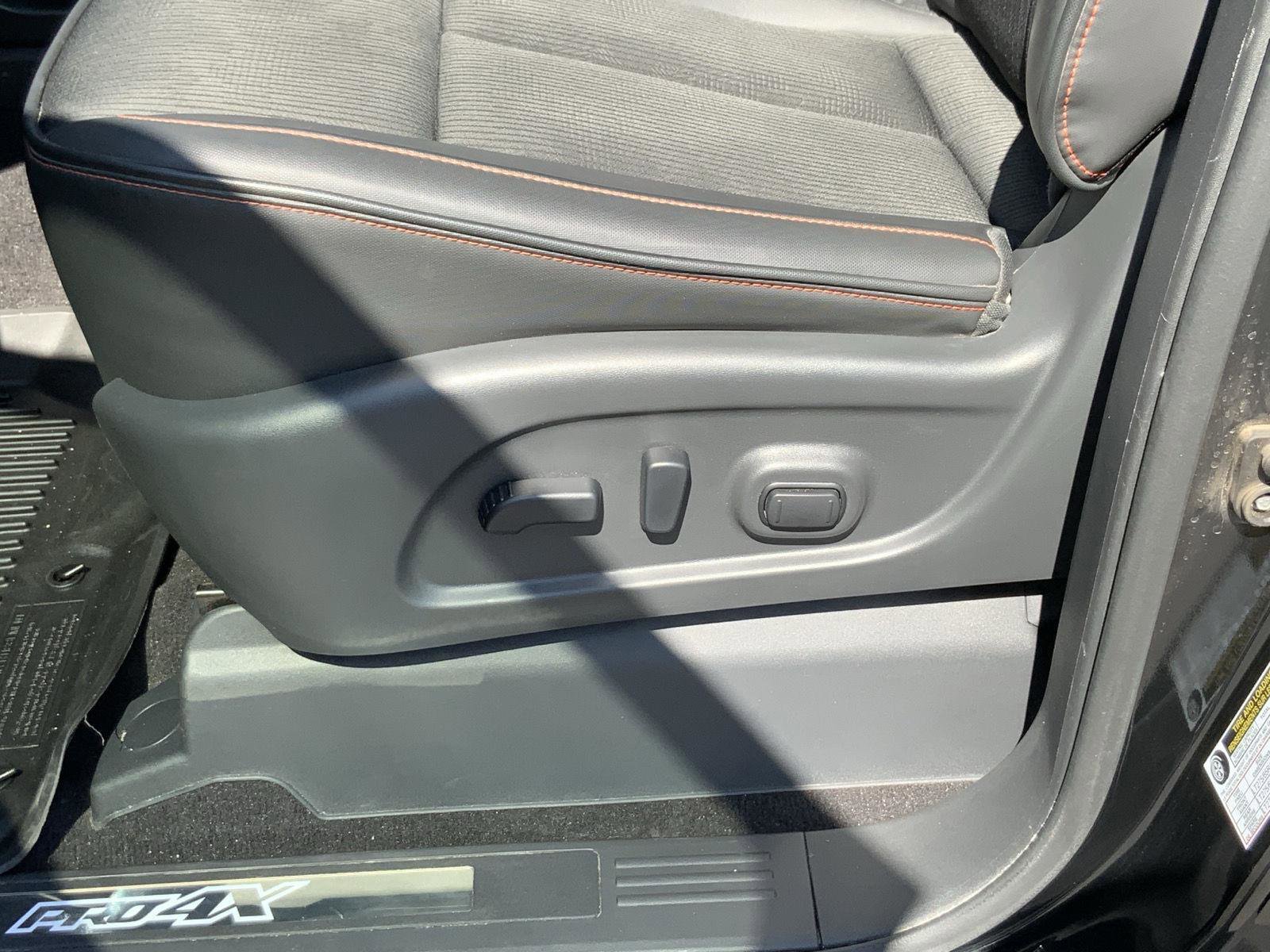 Used 2023 Nissan Titan PRO-4X AWD/4WD image 27