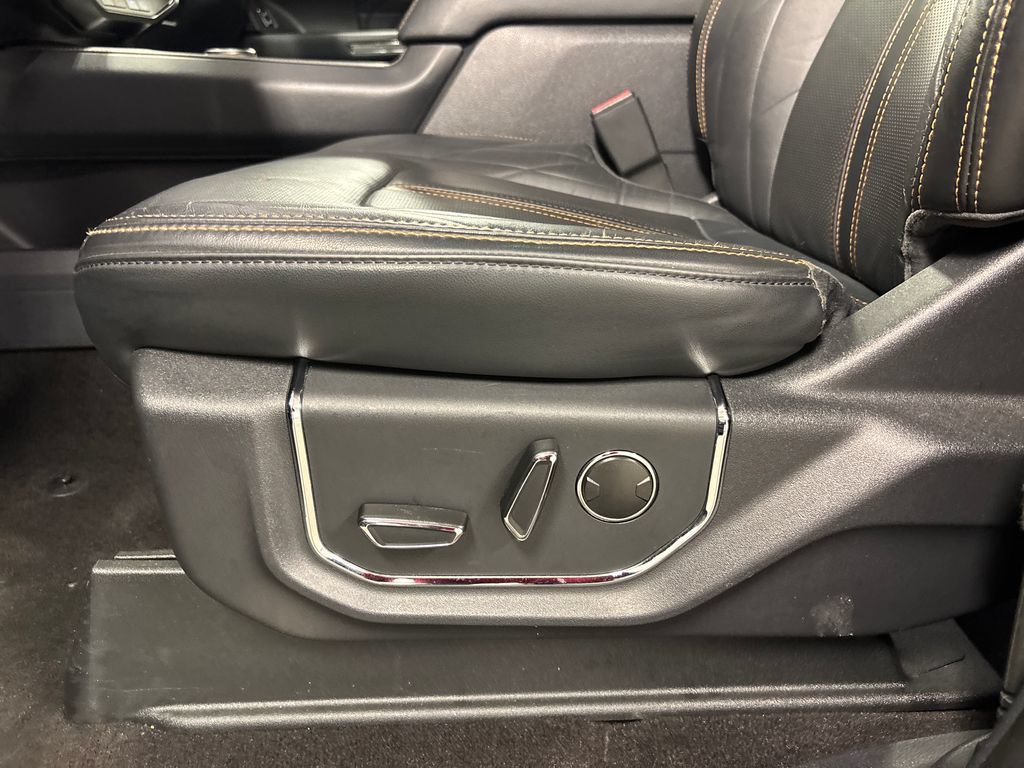Used 2023 Ford Expedition Max Platinum RWD image 25