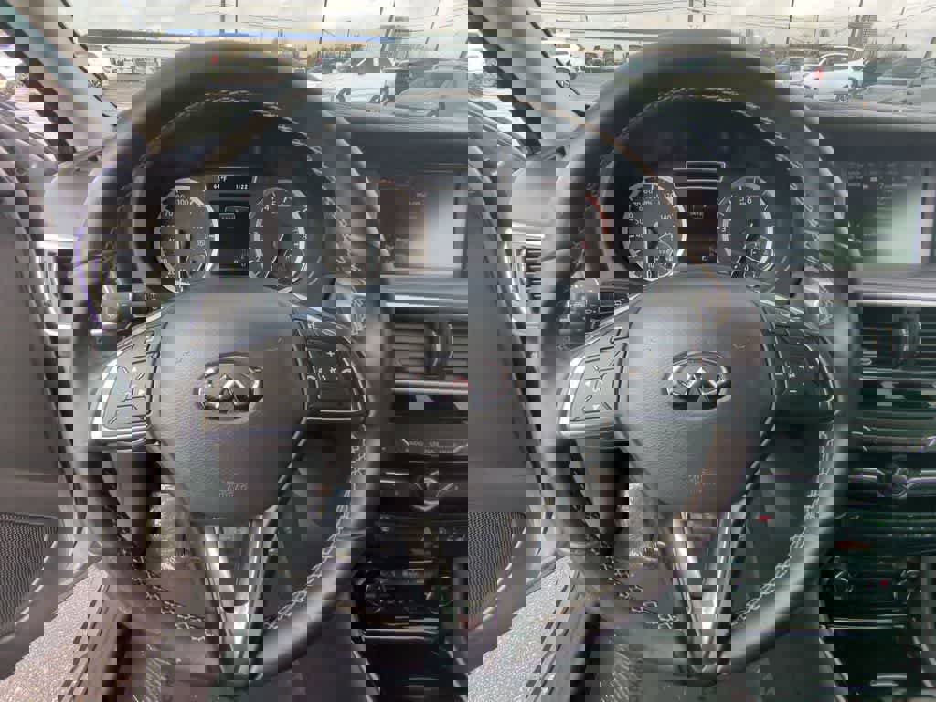 Used 2018 INFINITI QX30 ESSENTIAL image 21