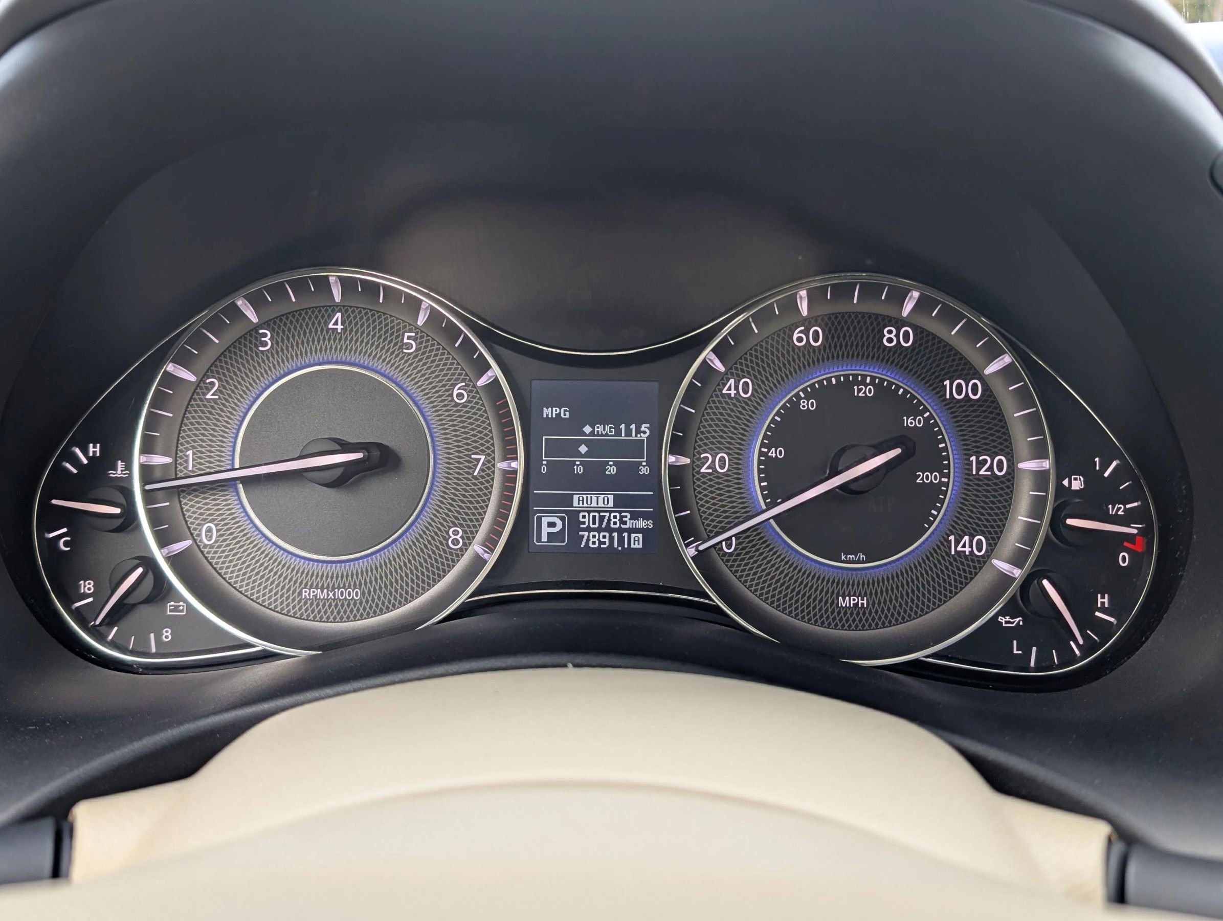 Used 2016 INFINITI QX80 Sport Utility 4D w/ Driver's Assistance Package image 28