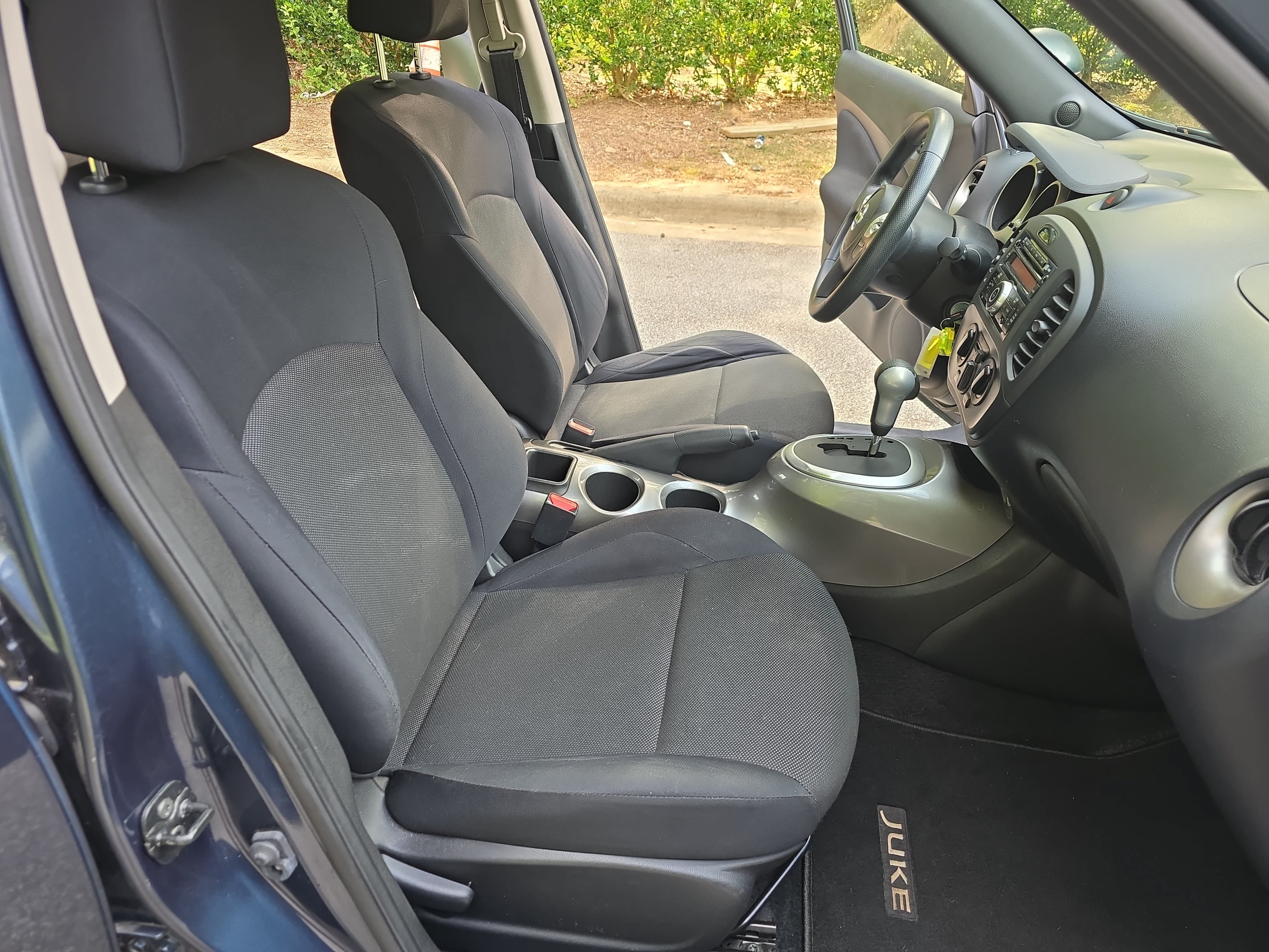 Used 2014 Nissan Juke S FWD image 10