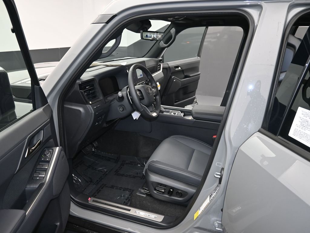 New 2025 Lexus GX 550 image 13