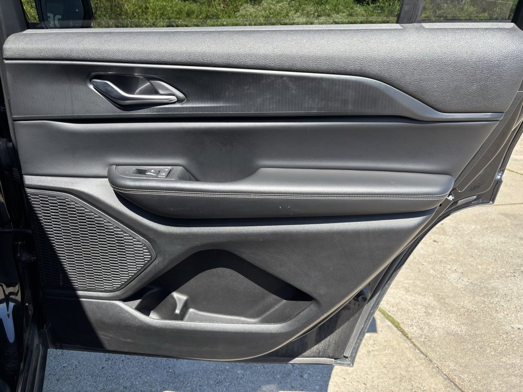 Used 2024 Jeep Grand Cherokee L Laredo image 26