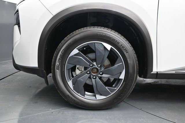 Used 2025 Nissan Rogue SV AWD/4WD image 19