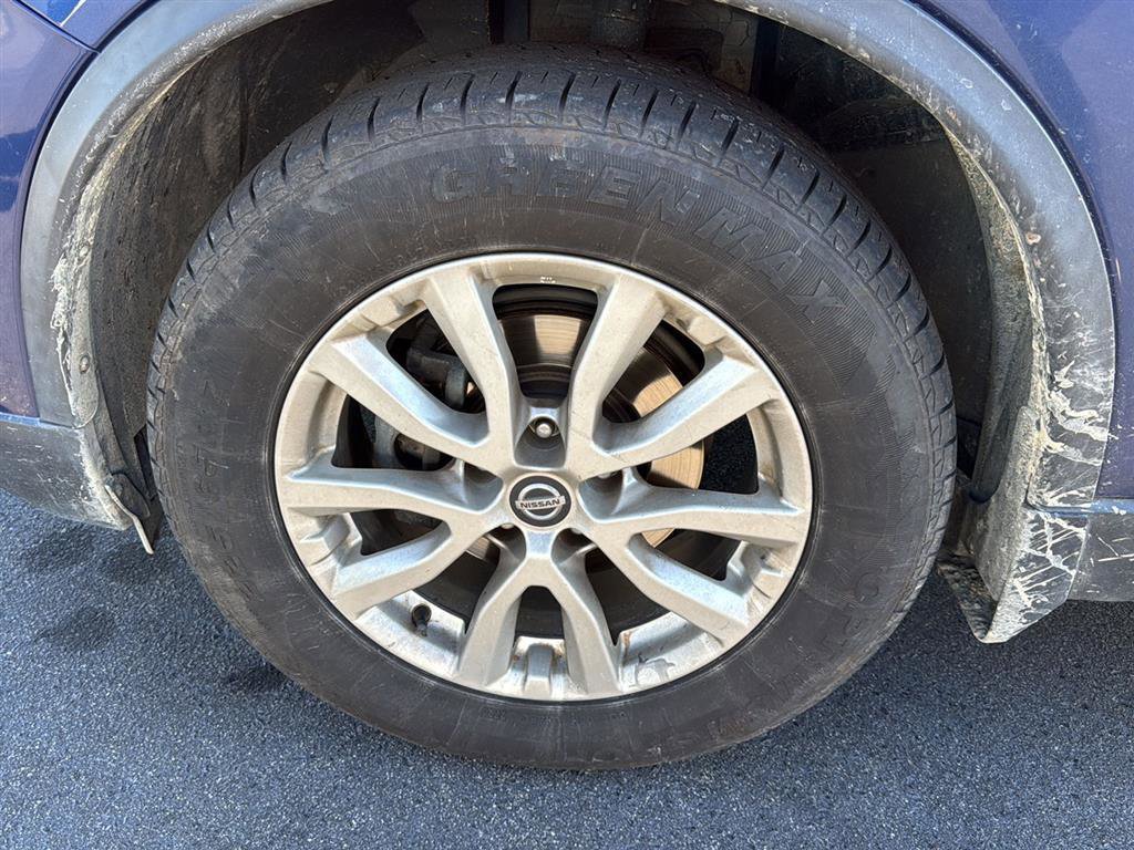 Used 2020 Nissan Rogue SV image 18