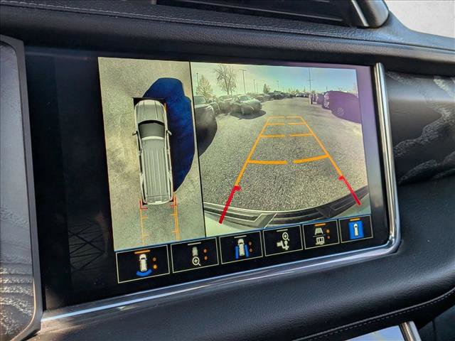 Used 2023 GMC Yukon XL Denali image 12