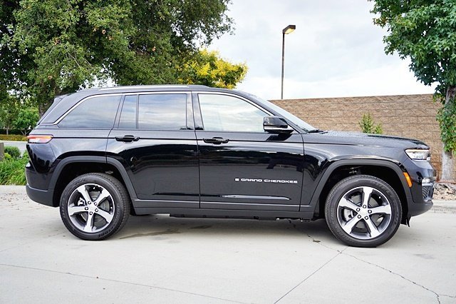 New 2023 Jeep Grand Cherokee Limited 4xe image 7