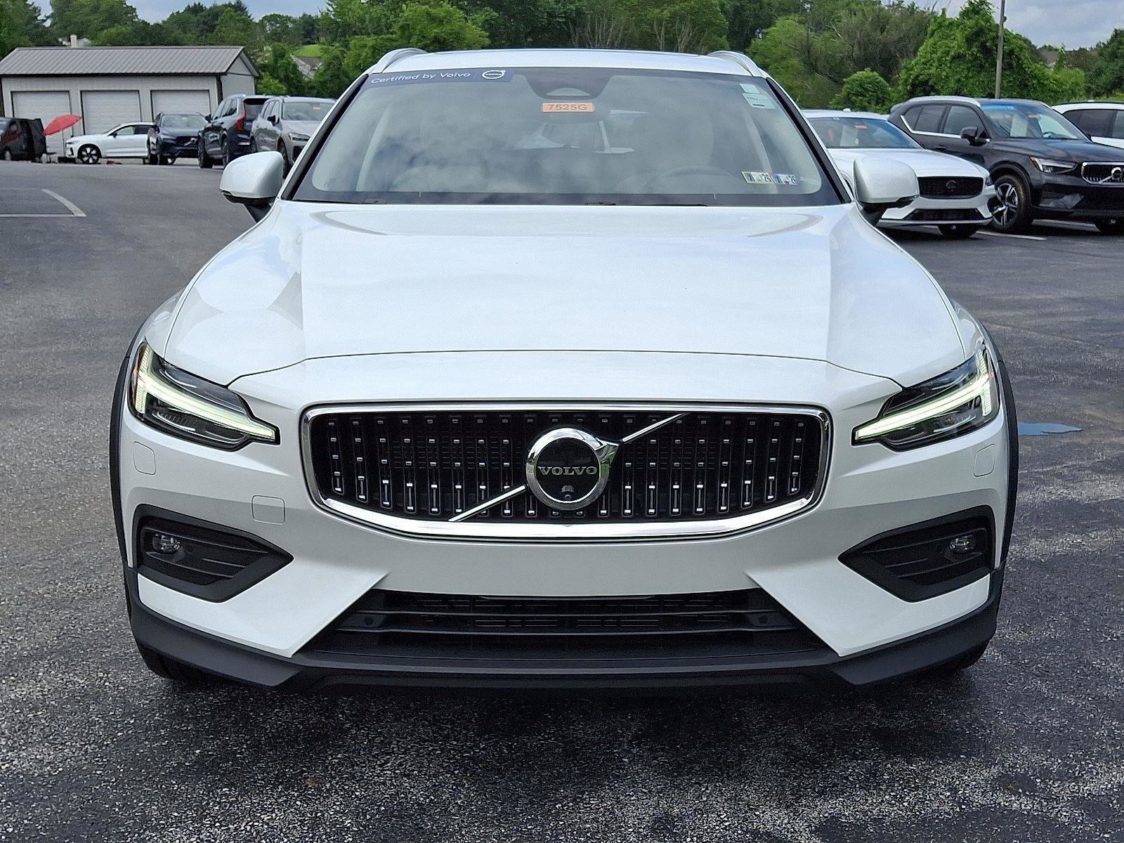 Certified 2024 Volvo V60 B5 Cross Country Plus w/ Protection Package Premier image 2