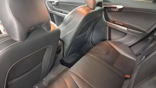 Used 2018 Volvo V60 T5 Dynamic w/ Vision Package FWD image 20