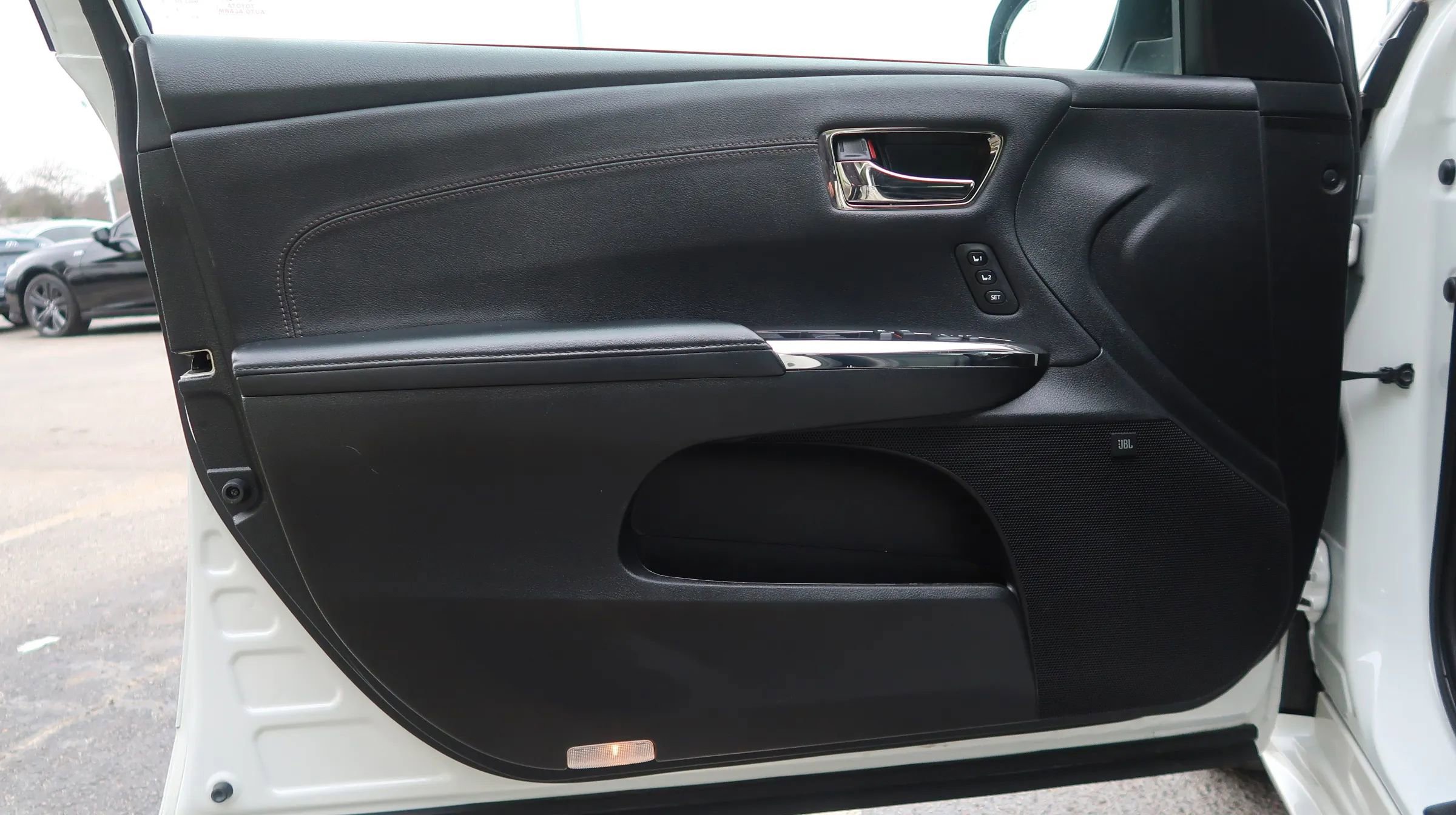 Used 2018 Toyota Avalon Limited w/ All Weather Liner Package FWD image 47