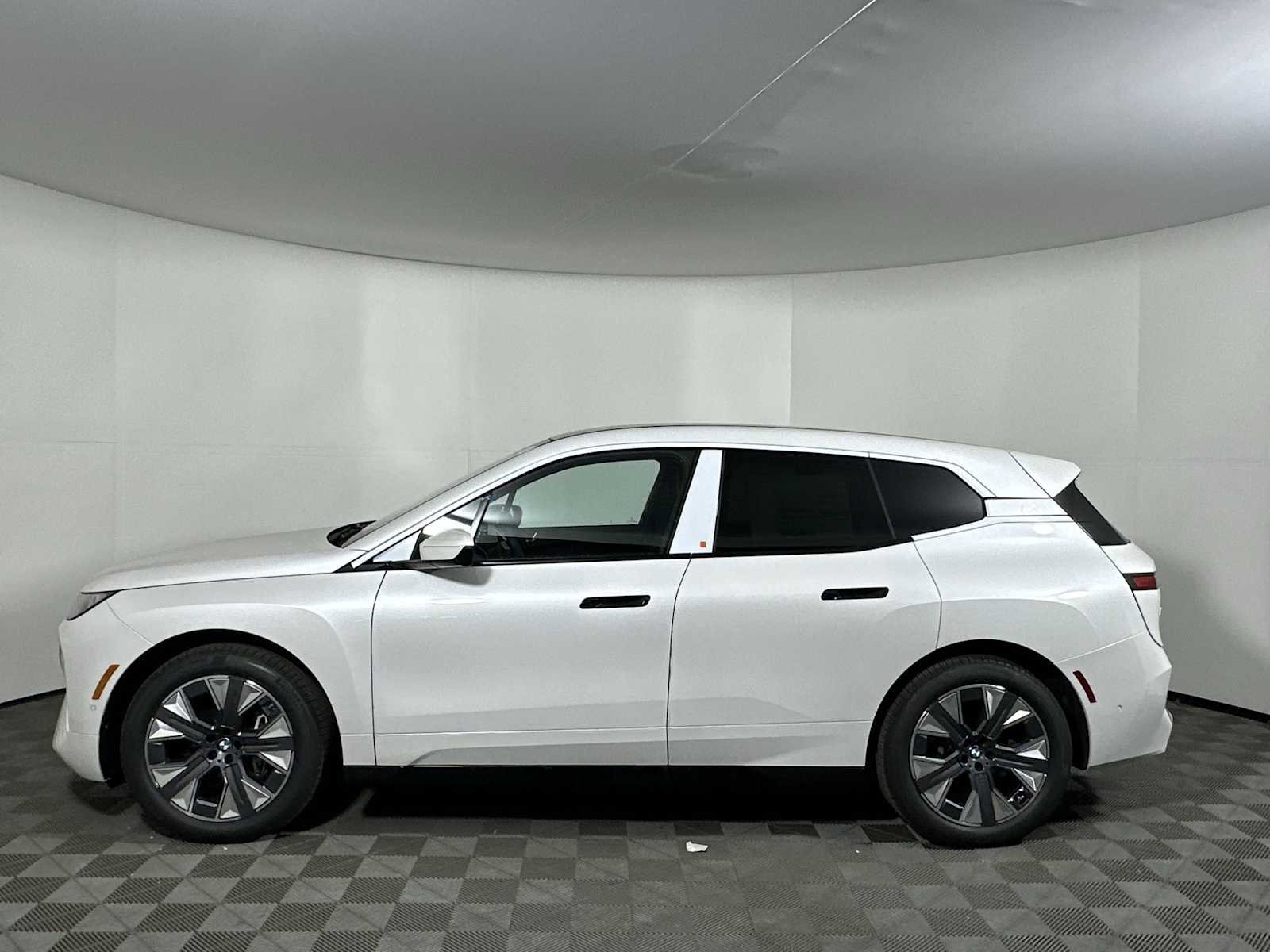 New 2026 BMW iX xDrive60 w/ Premium Package image 4