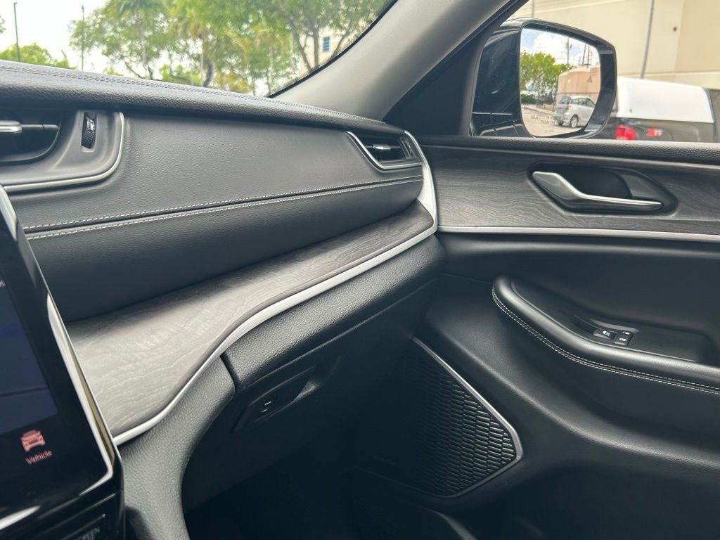 Used 2021 Jeep Grand Cherokee L Limited image 29