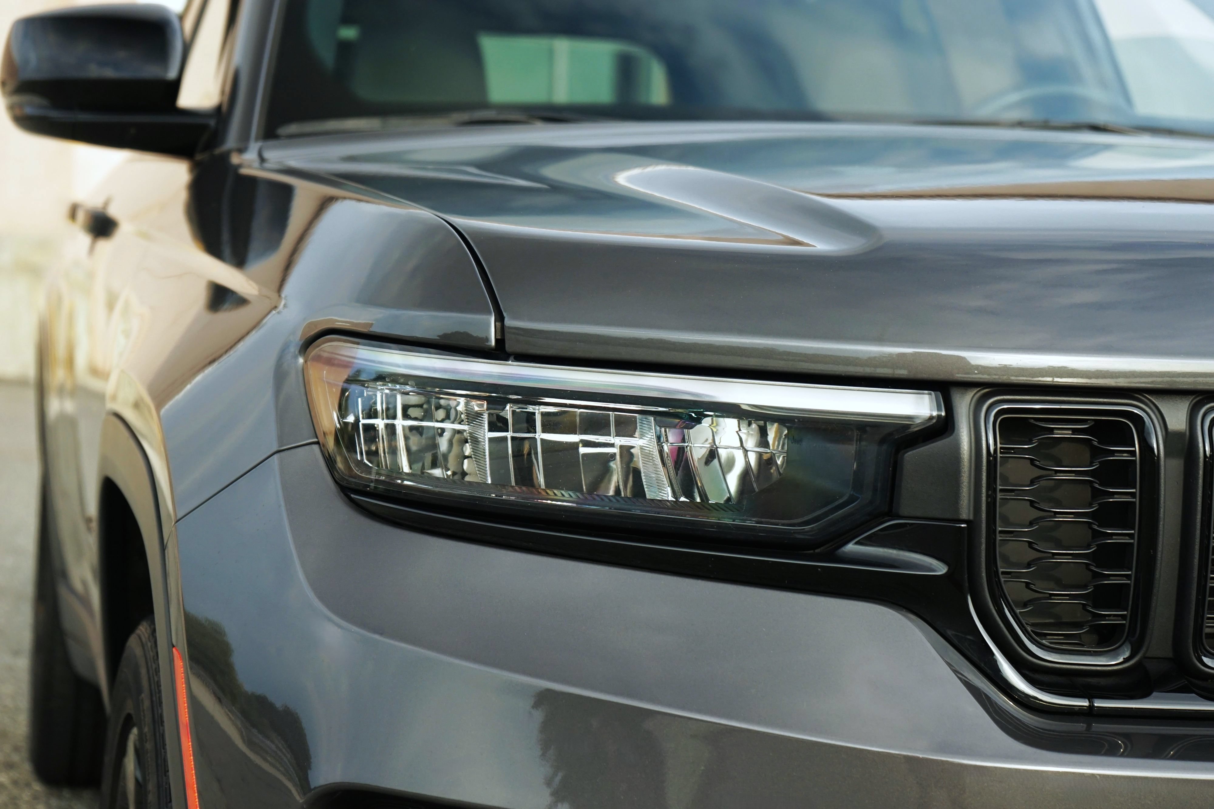 Used 2023 Jeep Grand Cherokee Altitude AWD/4WD image 6