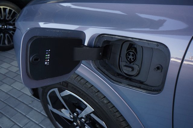 New 2025 Chevrolet Equinox EV LT image 11