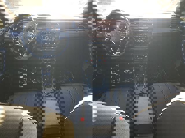 Used 2022 Volkswagen Tiguan SE R-Line image 13