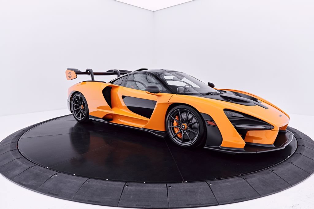 Used 2019 McLaren Senna RWD image 16