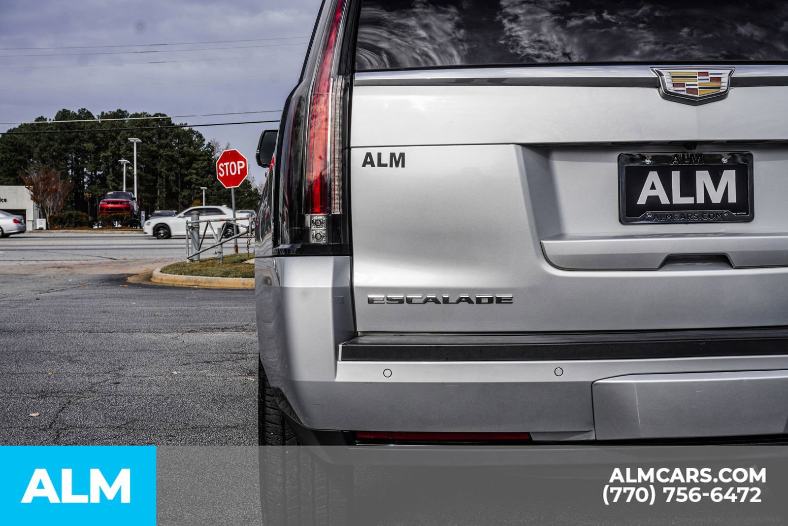 Used 2016 Cadillac Escalade Luxury image 17