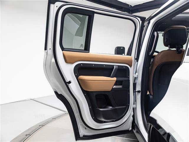 New 2026 Land Rover Defender 110 X-Dynamic SE AWD/4WD image 25