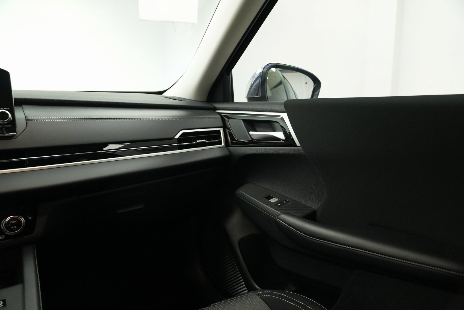 Used 2025 Mitsubishi Outlander ES image 29