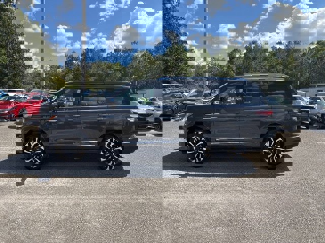 Used 2024 Lincoln Navigator Black Label image 1