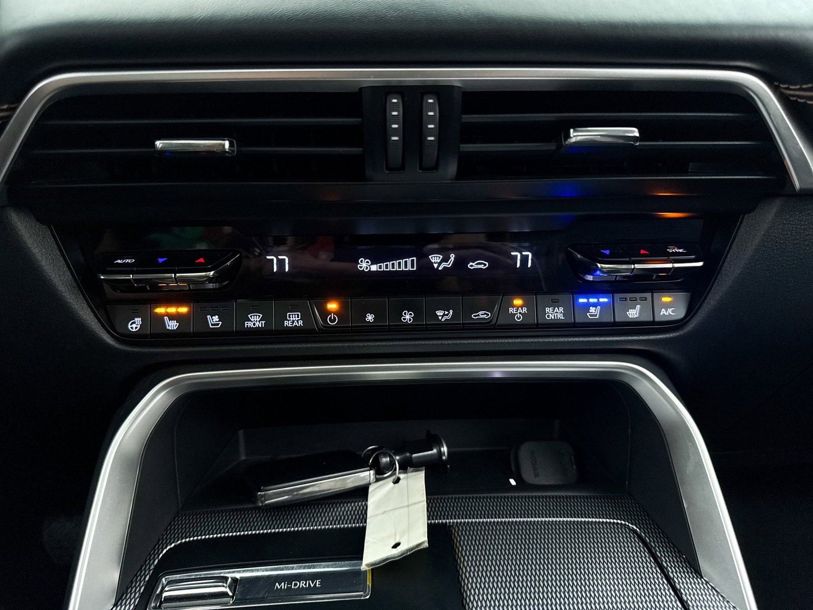 Used 2025 MAZDA CX-90 3.3 Turbo w/ Premium Plus Pkg image 31