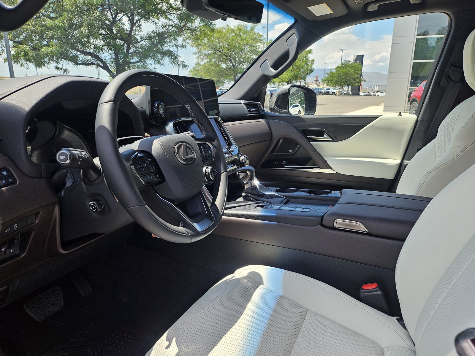New 2026 Lexus LX 600 4WD w/ Luxury Package image 10