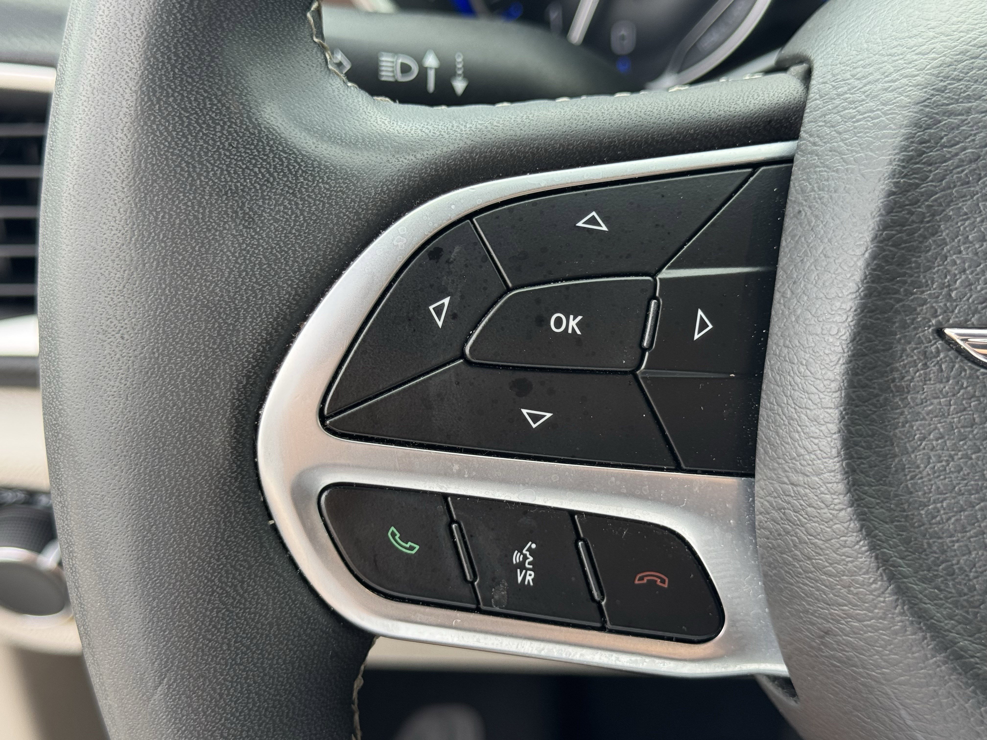 Used 2022 Chrysler Voyager LX image 24