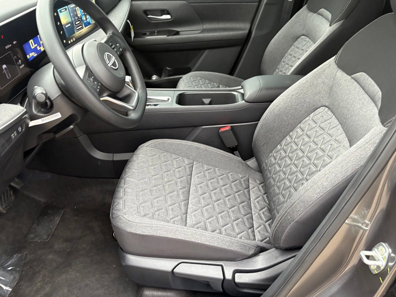 New 2026 Nissan Kicks SV w/ SV Premium Package FWD image 17