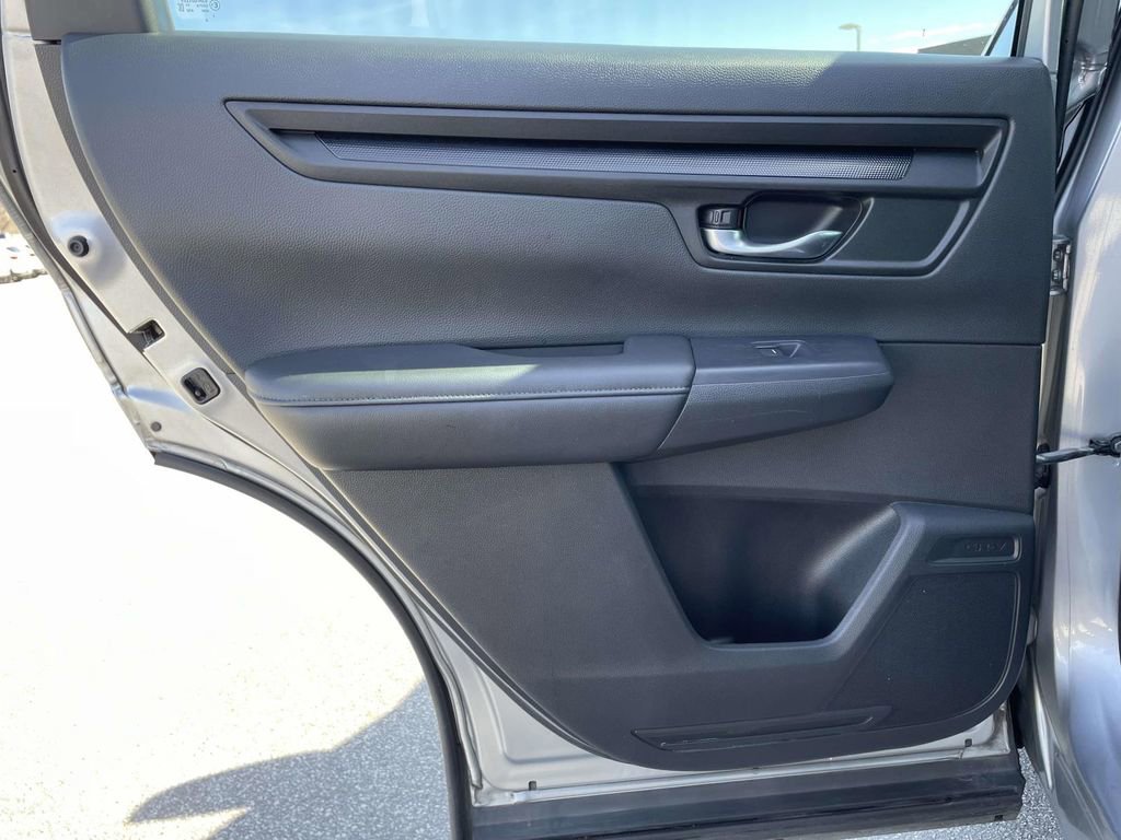 Used 2023 Honda CR-V LX image 3