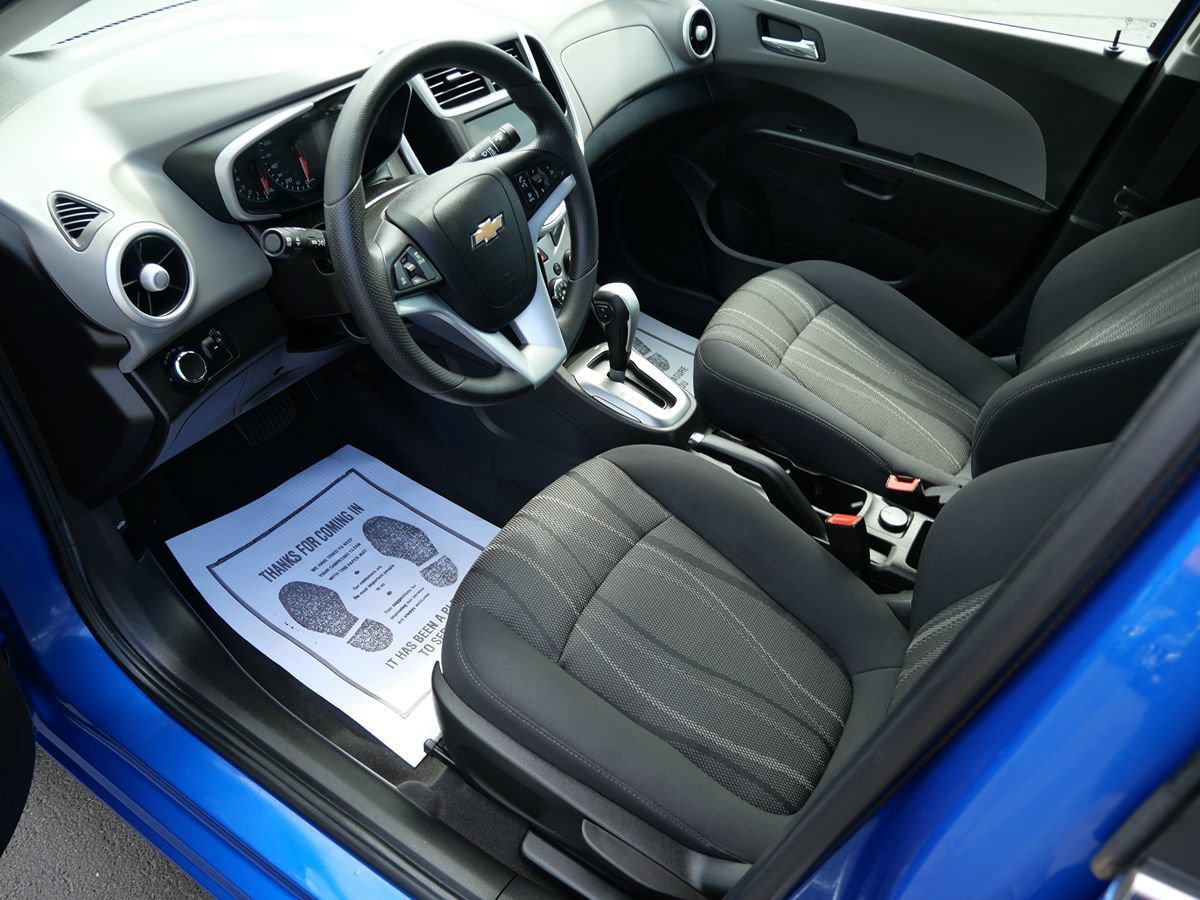 Used 2018 Chevrolet Sonic LT FWD image 9