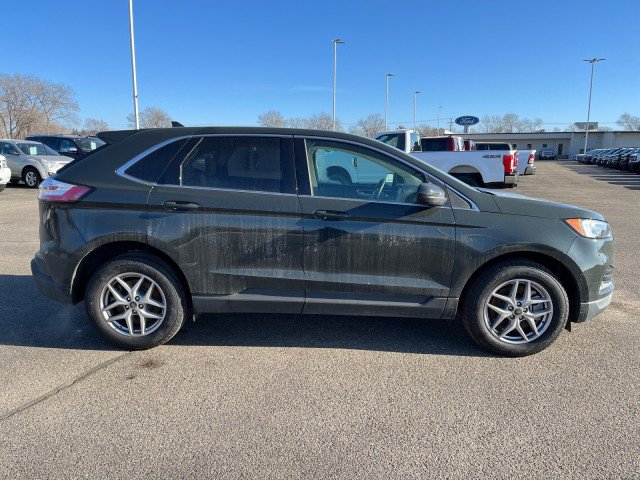Used 2024 Ford Edge SEL w/ Convenience Package image 7