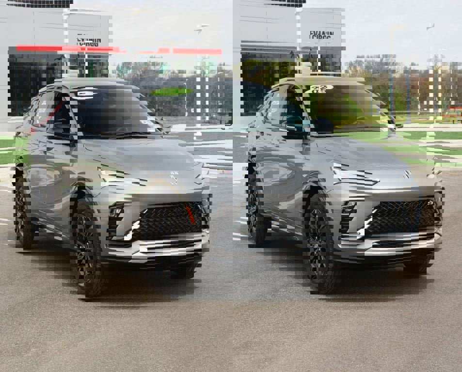 Used 2025 Buick Envista Sport Touring w/ Convenience I Package image 2