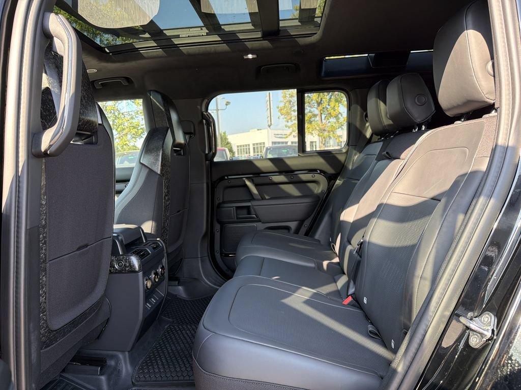 New 2026 Land Rover Defender 110 OCTA AWD/4WD image 5