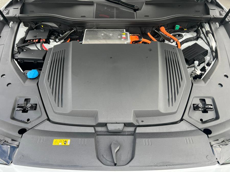 Used 2023 Audi e-tron Premium Plus w/ Premium Plus Package image 47