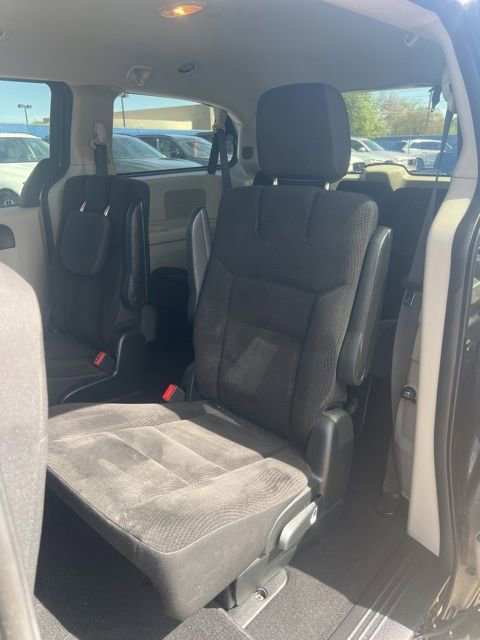 Used 2018 Dodge Grand Caravan SE w/ UConnect Hands-Free Group FWD image 26