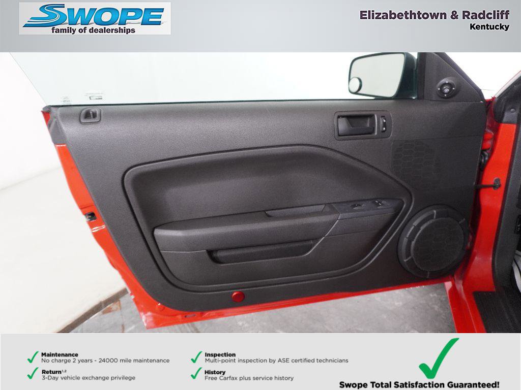 Used 2005 Ford Mustang GT Premium image 13