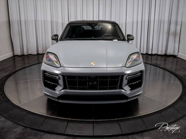 Used 2024 Porsche Cayenne Turbo GT AWD/4WD image 2
