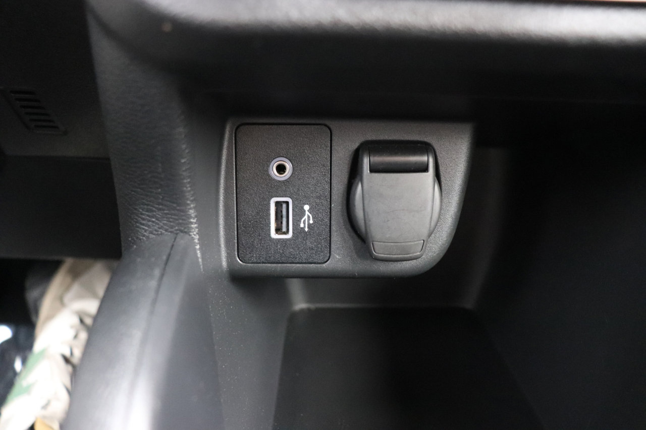 Used 2024 Nissan Versa S w/ Trunk Package image 31